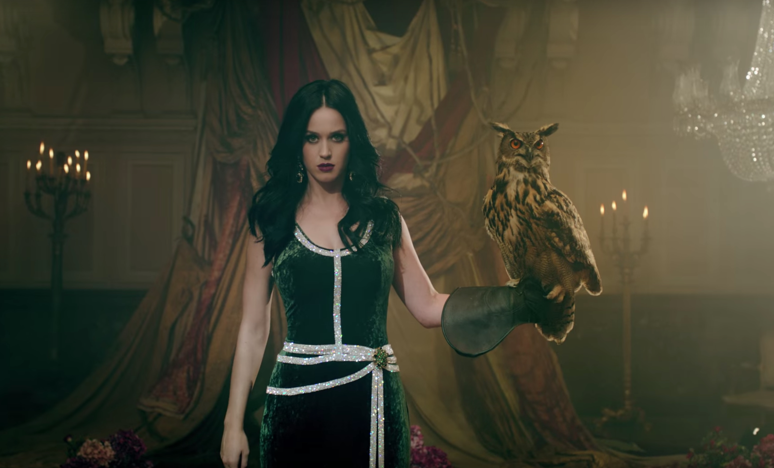 KATY PERRY “UNCONDITIONALLY”